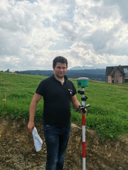 Geodeta przy pracy
